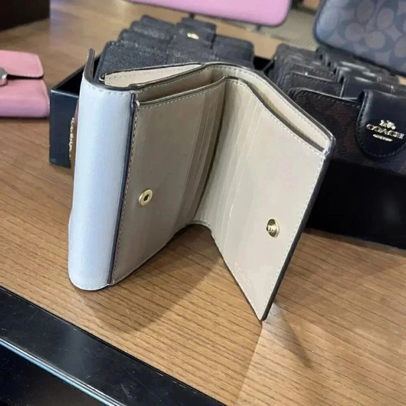 COACH ELIZA SMALL WALLET IN SIGNATURE CANVAS CP255 IMDQC - Picture 7 of 7